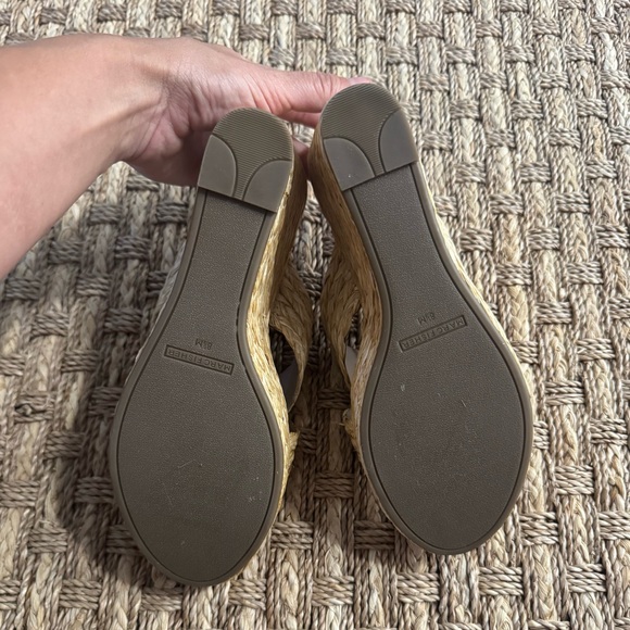 Marc Fisher Straw Sandals, Size 8.5 - Picture 6 of 6